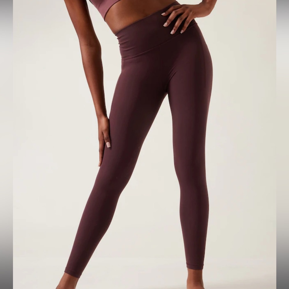 NWT Athleta Salutation II Stash legging